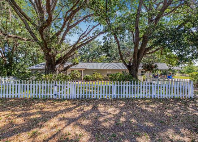 Property at 34651 Appaloosa Trl, Zephyrhills, FL 33541, 4 beds, 2.5 baths