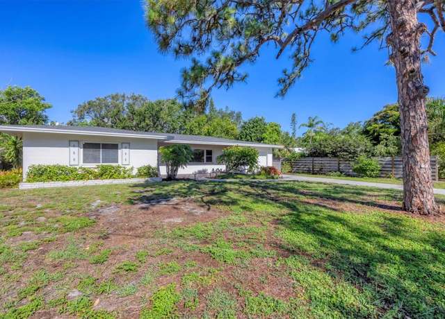 Property at 5201 Stevens Dr, Sarasota, FL 34234, 4 beds, 2.5 baths