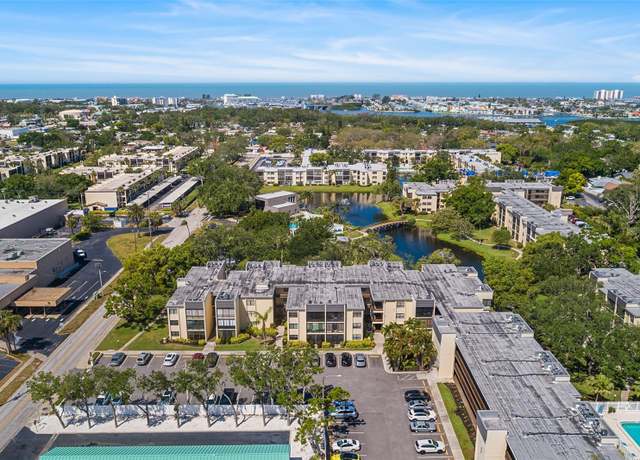 Property at 14130 Rosemary Ln #1202, Largo, FL 33774, 1 bed, 1.5 baths