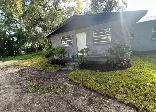 Property at 1255 Pine St, Altamonte Springs, FL 32701, 3 beds, 2 baths