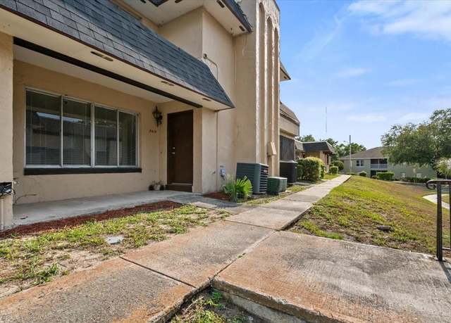 Property at 5415 Fairwood Way #303, Orlando, FL 32808, 2 beds, 2.5 baths