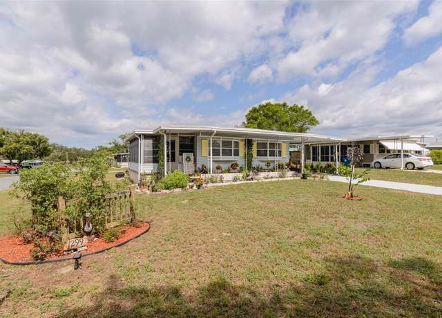 Property at 7299 First Circle Dr, Brooksville, FL 34613, 2 beds, 2 baths