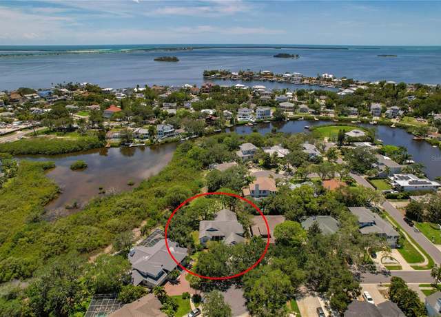 Property at 389 Grand Bay Dr, Palm Harbor, FL 34683, 3 beds, 2 baths