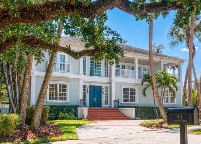 Property at 814 S Bayside Dr, Tampa, FL 33609, 5 beds, 5.5 baths