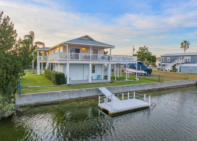 Property at 3340 Oleander Dr, Hernando Beach, FL 34607, 2 beds, 2 baths