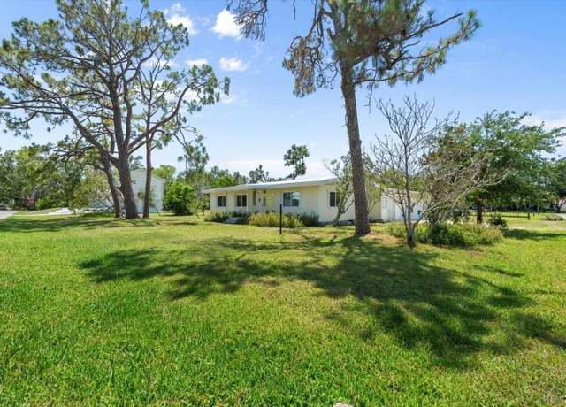 Property at 815 31st Ave W, Palmetto, FL 34221, 3 beds, 2 baths