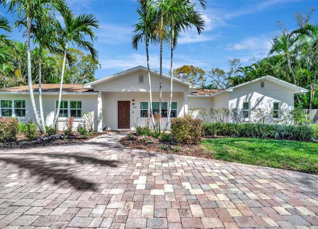 Property at 1231 Country Club Rd N, St Petersburg, FL 33710, 4 beds, 3 baths