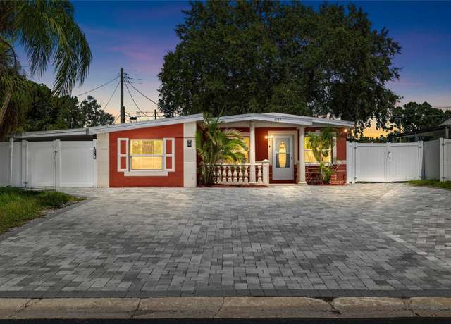 Property at 4527 Fountainbleau Rd, Tampa, FL 33634, 4 beds, 3 baths