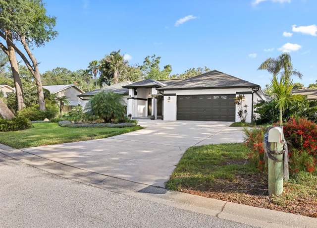 Property at 1004 Hollyberry Ct, Brandon, FL 33511, 4 beds, 3.5 baths