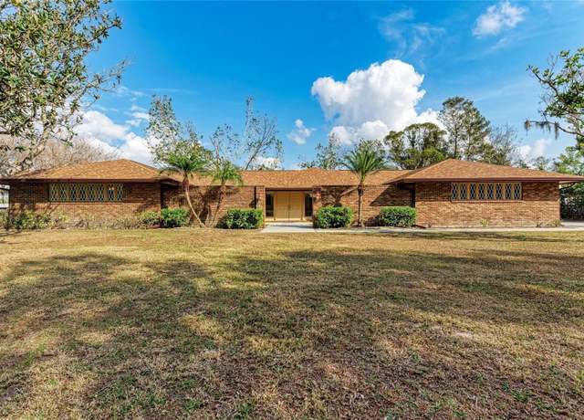 Property at 2119 Zipperer Rd, Bradenton, FL 34212, 3 beds, 3 baths