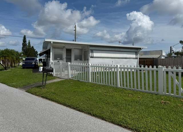 Property at 411 51st Avenue Ter W, Bradenton, FL 34207, 2 beds, 1 bath