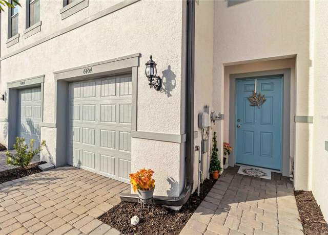 Property at 6404 Silverstar Dr, Sarasota, FL 34240, 3 beds, 2.5 baths