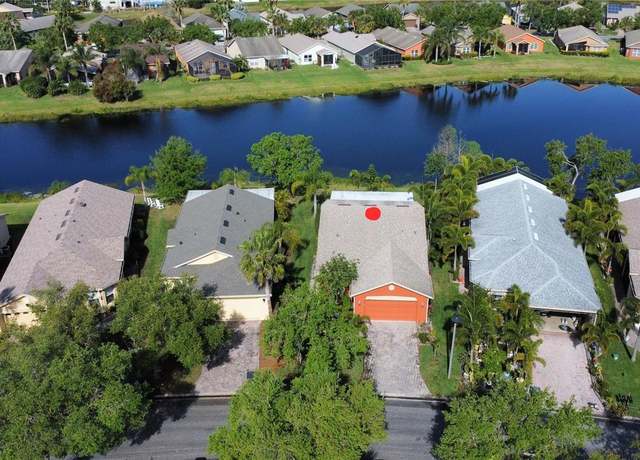Property at 585 Grand Canal Dr, Poinciana, FL 34759, 2 beds, 2 baths