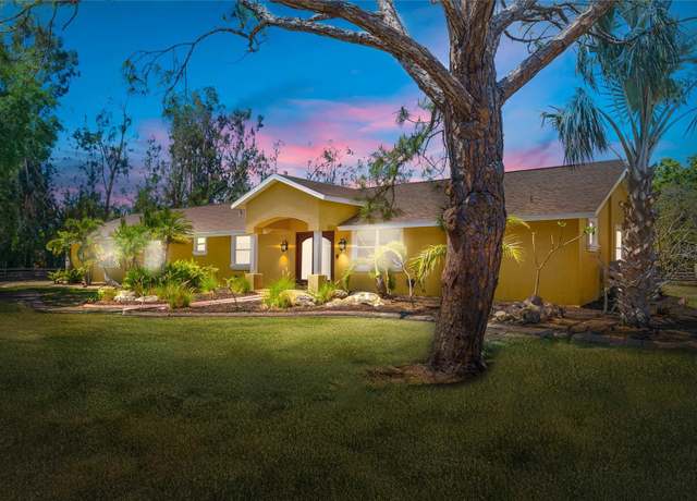 Property at 6217 Goldfinch St, Sarasota, FL 34241, 4 beds, 3 baths