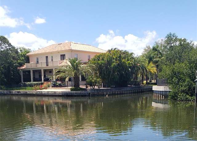 Property at 2107 S West Shore Blvd, Tampa, FL 33629, 3 beds, 2 baths