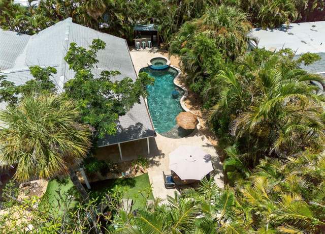 Property at 402 71st St, Holmes Beach, FL 34217, 4 beds, 3 baths