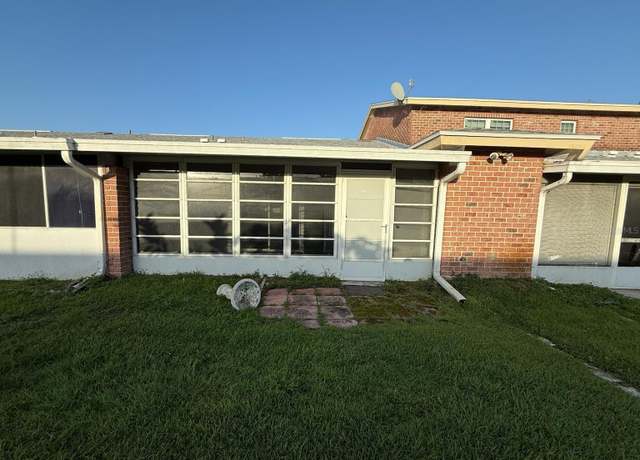 Property at 1264 Village Way, Orlando, FL 32807, 2 beds, 2 baths