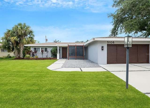 Property at 5108 Medalist Rd, Sarasota, FL 34243, 3 beds, 2 baths