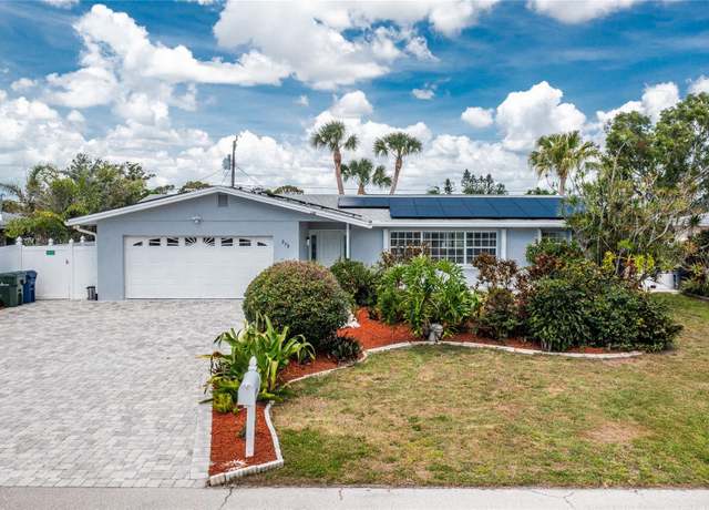 Property at 379 Peppertree Rd, Venice, FL 34293, 2 beds, 2 baths