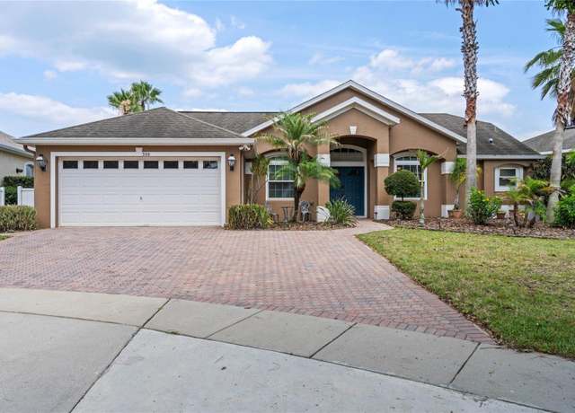 Property at 300 Kings Way, Davenport, FL 33897, 5 beds, 3 baths