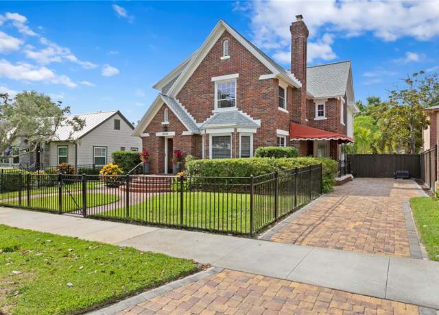 Property at 126 14th Ave NE, St Petersburg, FL 33701, 5 beds, 4 baths