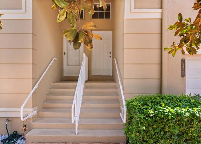Property at 5427 Admiral Way, Oxford, FL 34484, 2 beds, 2 baths