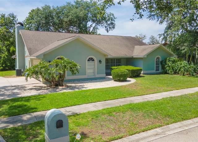 Property at 2505 Buckhorn Run Dr, Valrico, FL 33596, 4 beds, 2.5 baths