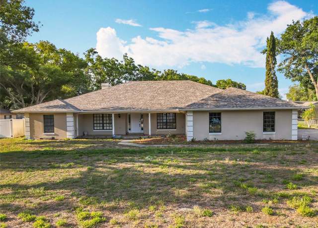 Property at 10100 Canterbury Dr, Leesburg, FL 34788, 3 beds, 2 baths