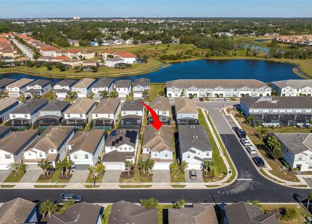 Property at 7400 Oakmoss Loop, Davenport, FL 33837, 6 beds, 4 baths