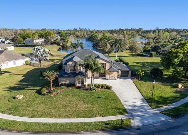 Property at 642 Osprey Lakes Cir, Chuluota, FL 32766, 5 beds, 3 baths