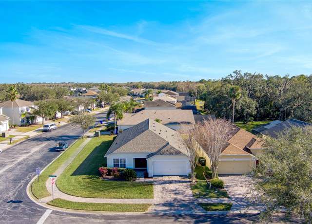 Property at 1201 Winding Willow Ct, Kissimmee, FL 34746, 4 beds, 3 baths