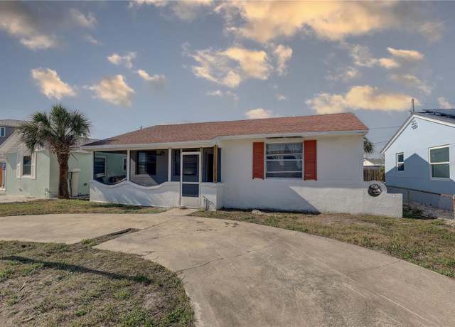 Property at 440 S Bayshore Dr, Madeira Beach, FL 33708, 3 beds, 2 baths