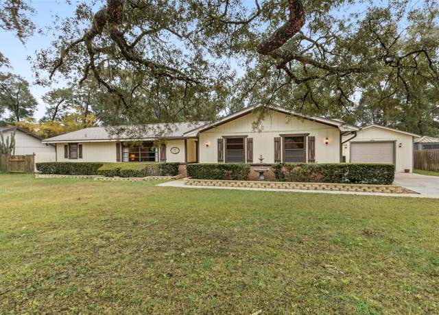 Property at 1128 Heidi Ct, Deland, FL 32720, 3 beds, 2 baths