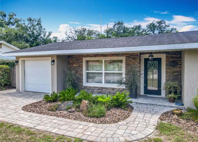 Property at 2550 Meadowview Ln, Deland, FL 32720, 2 beds, 2 baths