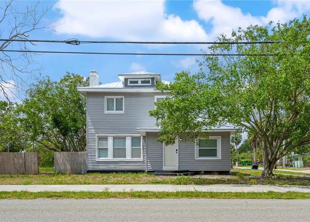 Property at 2700 10th St W, Palmetto, FL 34221, 4 beds, 2 baths