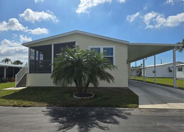 Property at 428 Boxwood Dr, Venice, FL 34285, 3 beds, 2 baths