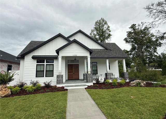 Property at 1092 SW 135th Dr, Newberry, FL 32669, 5 beds, 4.5 baths
