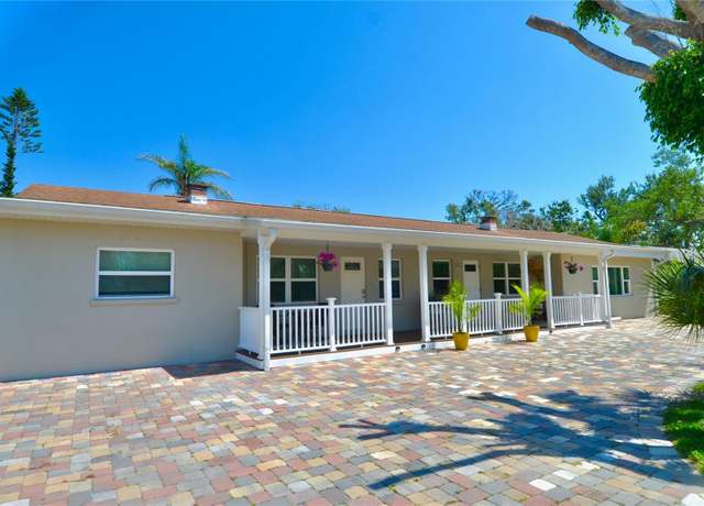 Property at 411 Pameto Rd, Nokomis, FL 34275, 5 beds, 3 baths