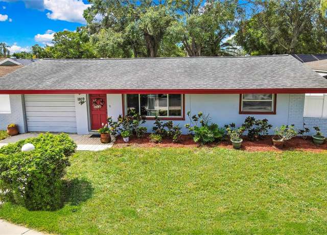 Property at 1809 Chinaberry Dr, Oldsmar, FL 34677, 2 beds, 2.5 baths