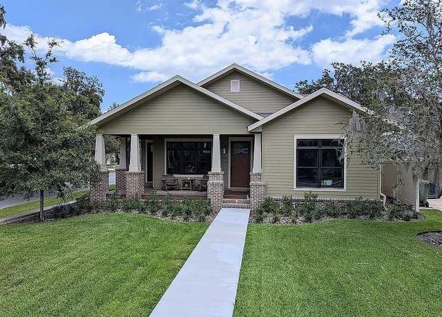 Property at 1000 S 9th St, Leesburg, FL 34748, 3 beds, 3.5 baths
