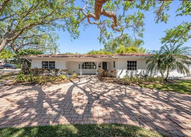Property at 1100 Snell Isle Blvd NE, St Petersburg, FL 33704, 3 beds, 2 baths