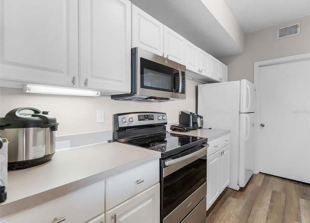Property at 5566 Metrowest Blvd #304, Orlando, FL 32811, 2 beds, 2 baths