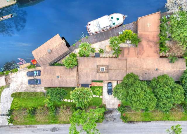 Property at 24120 Mink Rd, Astor, FL 32102, 4 beds, 3 baths