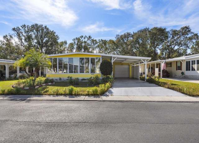 Property at 38504 Monet Dr, Zephyrhills, FL 33540, 2 beds, 2 baths
