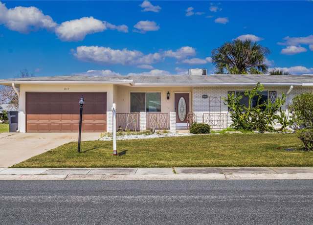 Property at 1517 Danbury Dr, Sun City Center, FL 33573, 2 beds, 2 baths