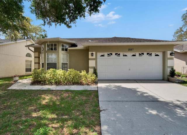 Property at 2527 Wrencrest Cir, Valrico, FL 33594, 3 beds, 2 baths