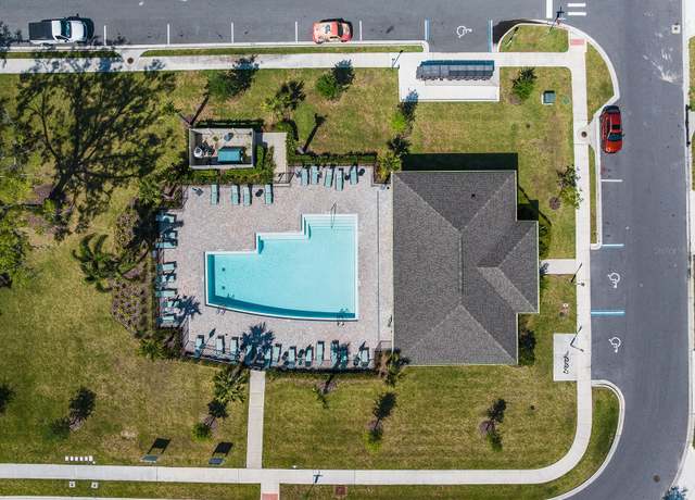 Property at 4012 Meandering Bay Dr, Apopka, FL 32712, 4 beds, 2 baths