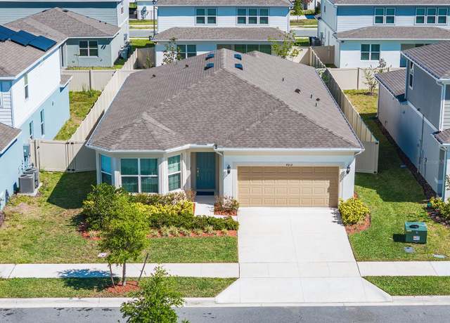 Property at 4012 Meandering Bay Dr, Apopka, FL 32712, 4 beds, 2 baths