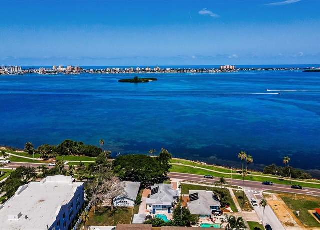 Property at 1951 Edgewater Dr, Clearwater, FL 33755, 2 beds, 2 baths