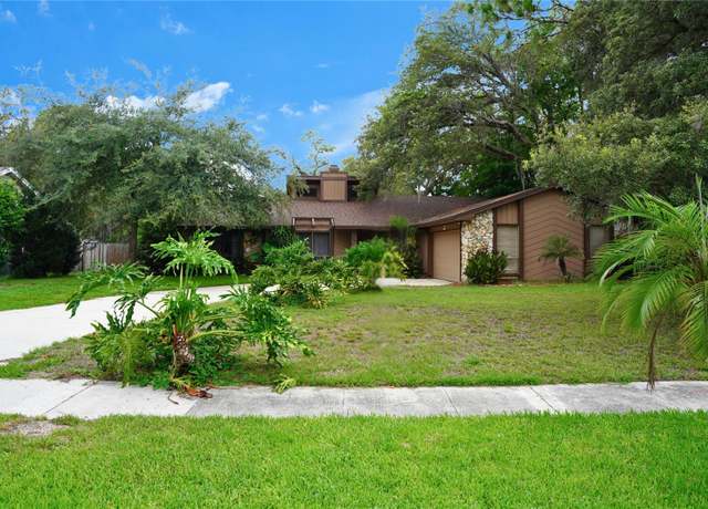 Property at 490 Burnt Tree Ln, Apopka, FL 32712, 4 beds, 2 baths